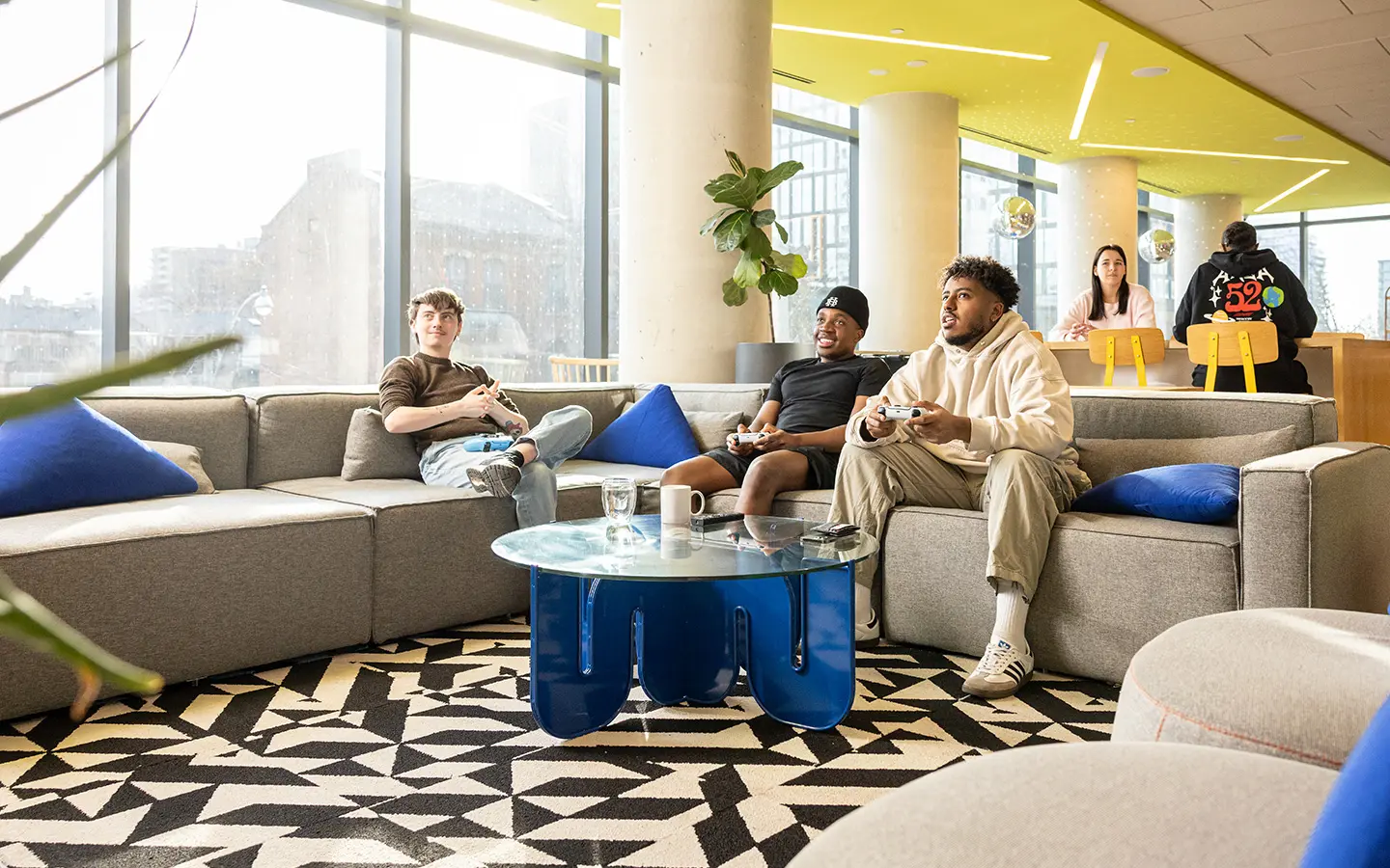 HOEM Toronto Student Apartments -Hangout Haven: Living Room