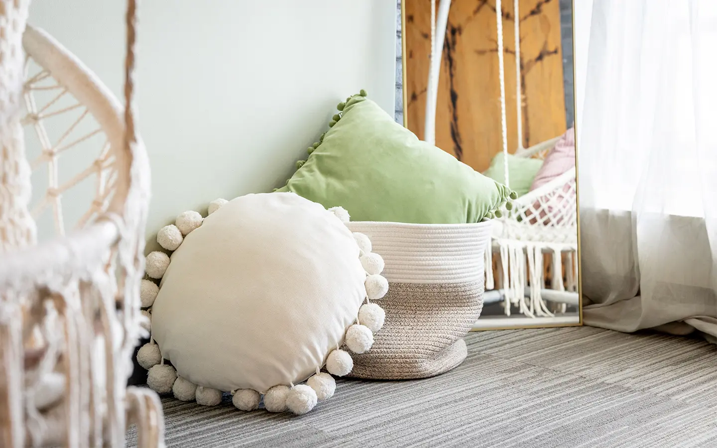 HOEM Toronto Student Apartments -Relax & Unwind: Zen Room