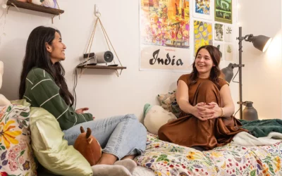 HOEM  -Living with Roommates: How to Set Boundaries and Handle Conflict without Drama