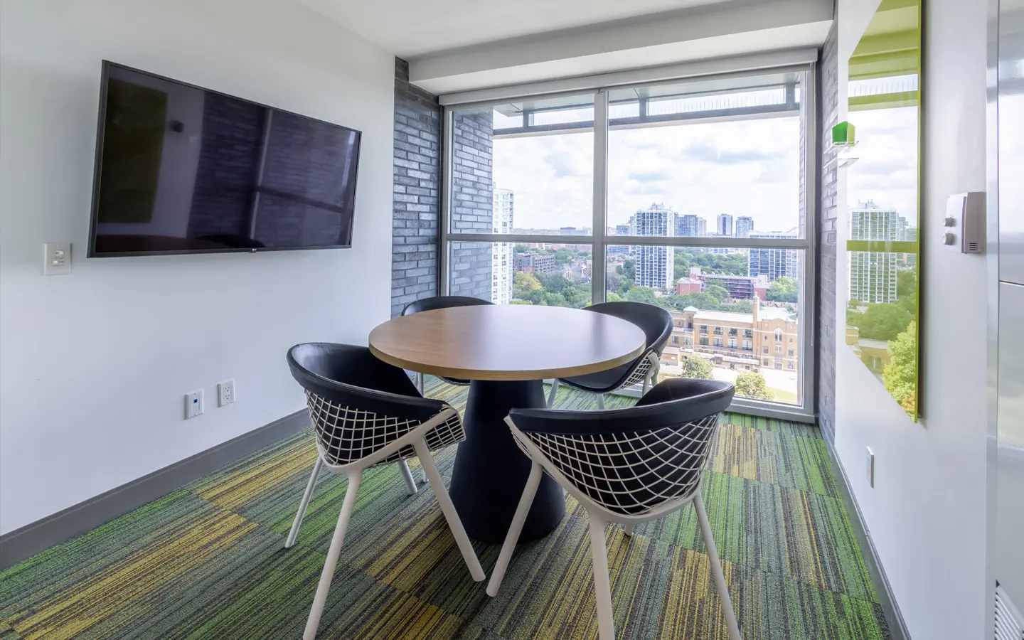 HOEM Toronto Student Apartments -Quiet Spaces: Dens & Hubs