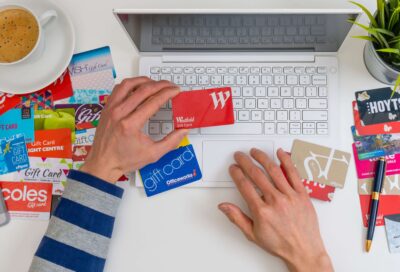 HOEM  -Practical Credit Card Advice for Students: Top 6 Tips for New Card Holders